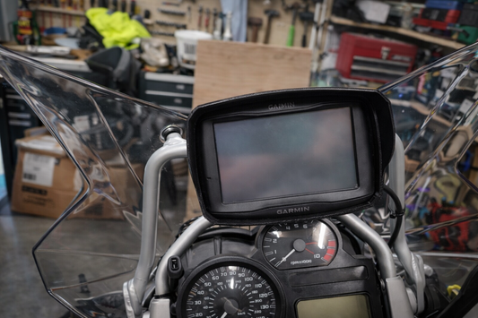 Garmin zumo 595 Sun shade on motocycle